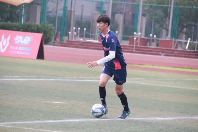 杰弗森：詹姆斯常规赛不喜欢打低位 他到季后赛才发力对抗